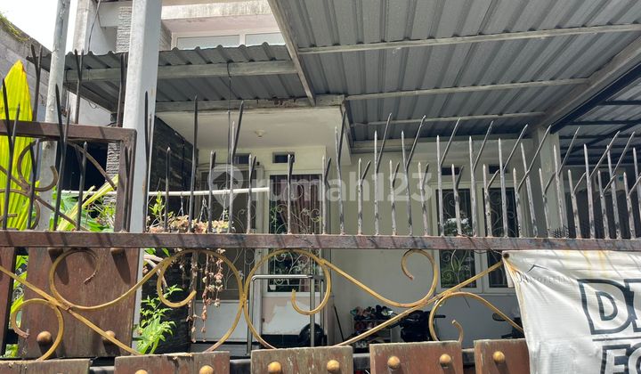 Rumah Hook 2 Lantai Eks Pejabat di Tengah Kota Ungaran 1
