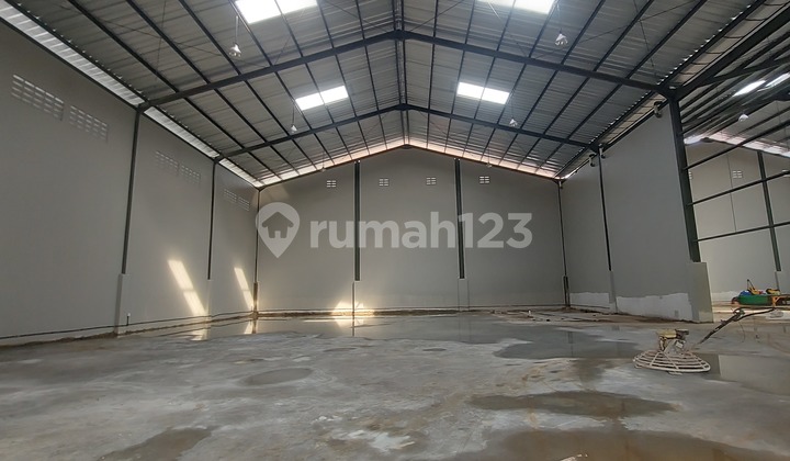 Ready-to-Use Warehouse for Rent, 40-Foot Container Accessible. Ready-to-Use Warehouse for Rent, 40-Foot Container Accessible.