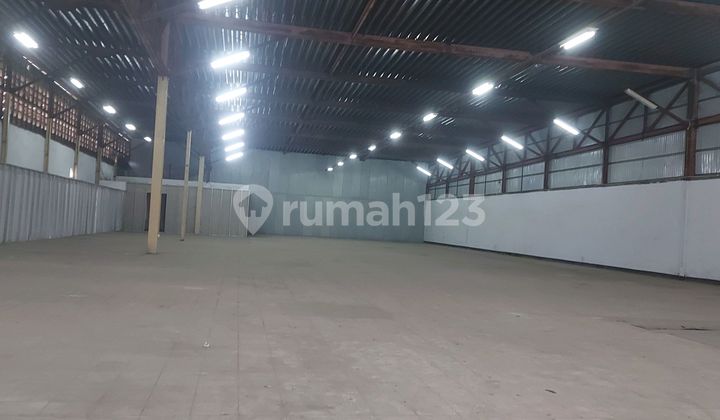 Warehouse For Rent Ready to Use Near Highway and 40 Feet Container Access.