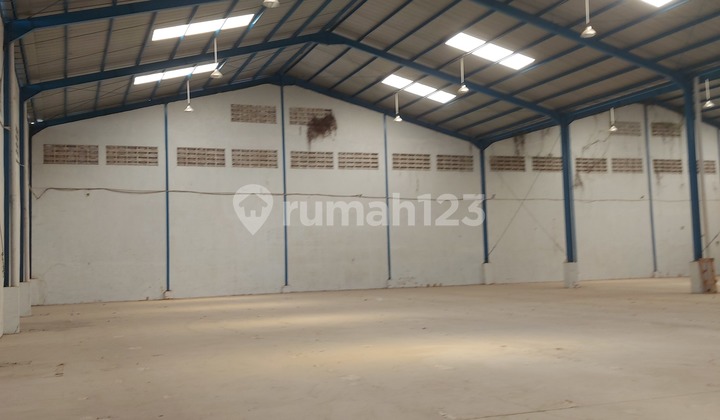 Very Cheap Large Size Warehouse for Rent, Quick Gets It. Very Cheap Large Size Warehouse for Rent, Quick Gets It.