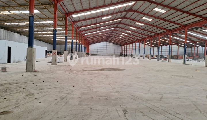 Large Warehouse for Rent, Very Strategic Location, Next to Gading Serpong, BSD City, and Lippo.