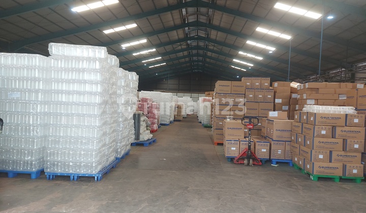 Ready-to-Use Industrial 40-Foot Container Warehouse. Good Unit. Ready-to-Use Industrial 40-Foot Container Warehouse. Good Unit.