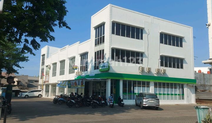 Ruko 2 Dan 3 Lantai Di Sewakan Di Lokasi Strategis Pingir Jln Raya Yang Di Lalui Angkutan Umum.