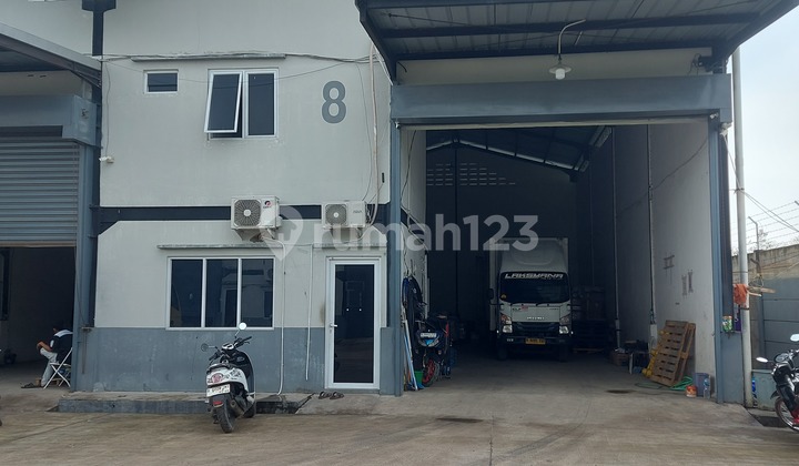 Cheap Warehouse for Rent 40 Feet Container Access Near BSD and Toll Road.