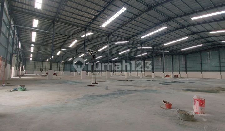 Warehouse for Rent, Strategic Location Suitable for Online Shop