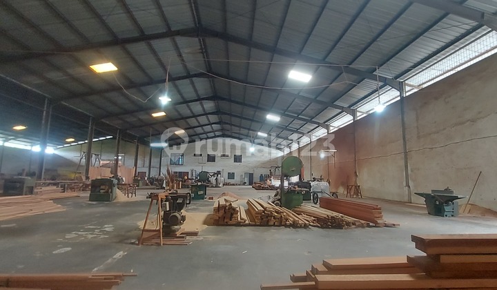 Very Cheap Ready-to-Use Warehouse with Large Land for Industrial Use. Very Cheap Ready-to-Use Warehouse with Large Land for Industrial Use.