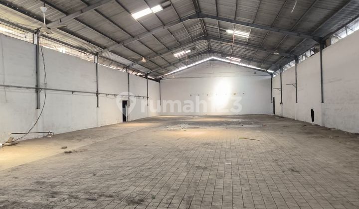 Ready-to-Use Warehouse Strategic Location 40 Feet Container.