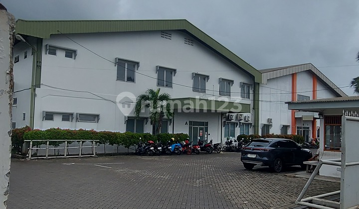 Ready-to-Use Warehouse for Quick Rent Next to Gading Serpong Tangerang.