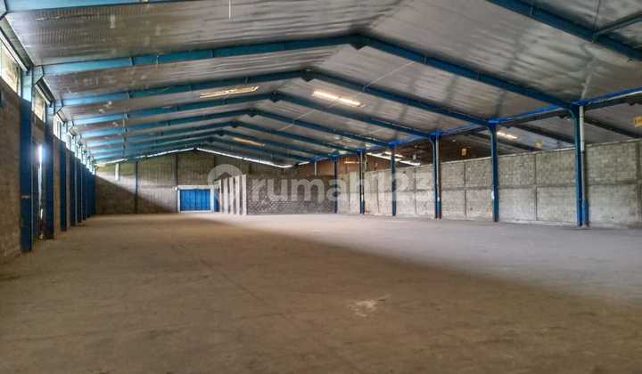 Warehouse For Rent Ready To Use 40 Feet Container Access.