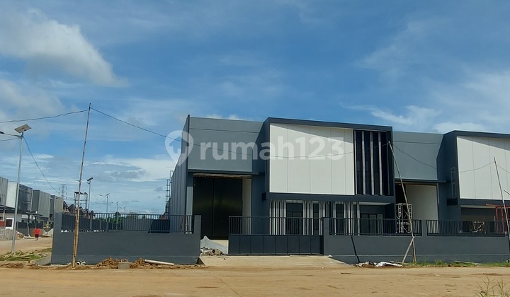 Gudang Siap Pakai bisa untuk Produksi Lokasi Strategis Kontainer 40 Feet.