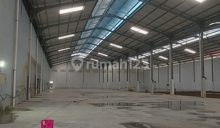 For Rent Fast Ready-to-Use Warehouse Rare Unit at a Cheap Price.