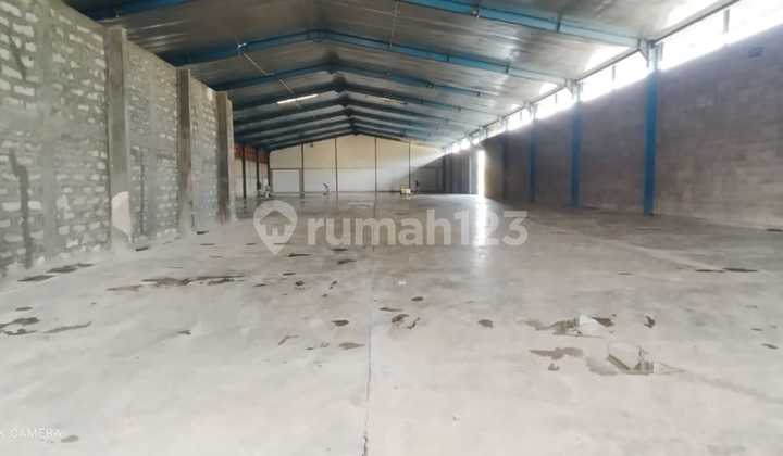 Warehouse For Rent Ready To Use 40 Feet Container Access.