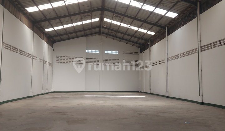 Ready-to-Use Warehouse Strategic Location Low Price.
