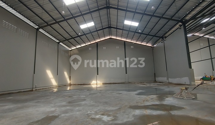 Gudang di Sewa Lokasi Strategis Container 40 Feet Masuk. Gudang di Sewa Lokasi Strategis Container 40 Feet Masuk.