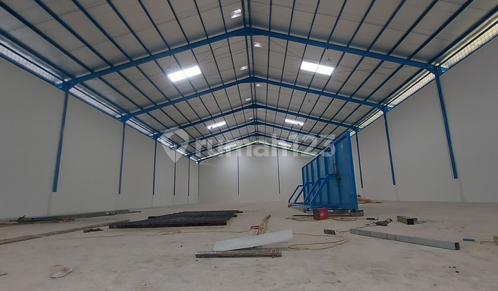 Gudang Siap Pakai untuk Usaha Kamu Kontainer 40 Feet Masuk.