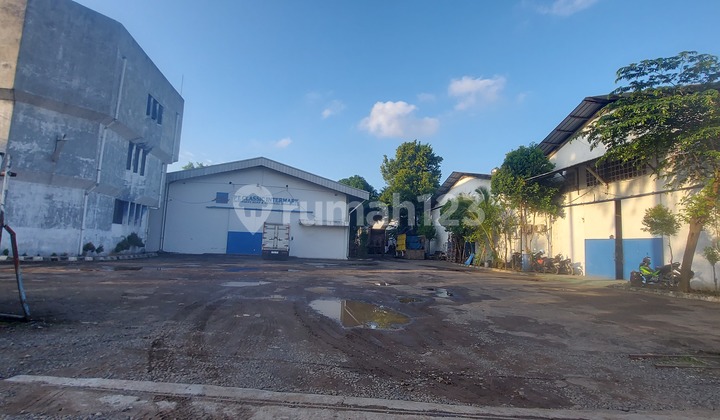 Warehouse for Rent Very Cheap Strategic Location 40 Feet Container Access. Warehouse for Rent Very Cheap Strategic Location 40 Feet Container Access.