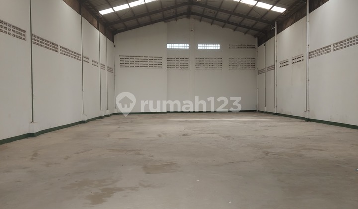 Ready-to-Use Warehouse Strategic Location Low Price.