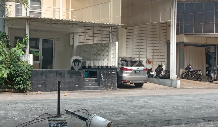 Ready-to-Use Warehouse Fully Occupied Diamond.88 Karawaci.