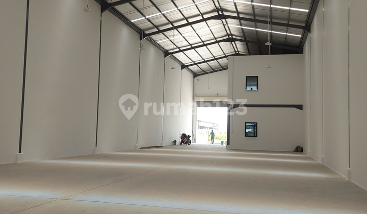Warehouse For Rent Ready to Use Industrial Permit Near Toll Road and BSD City Tangerang. Warehouse For Rent Ready to Use Industrial Permit Near Toll Road and BSD City Tangerang.