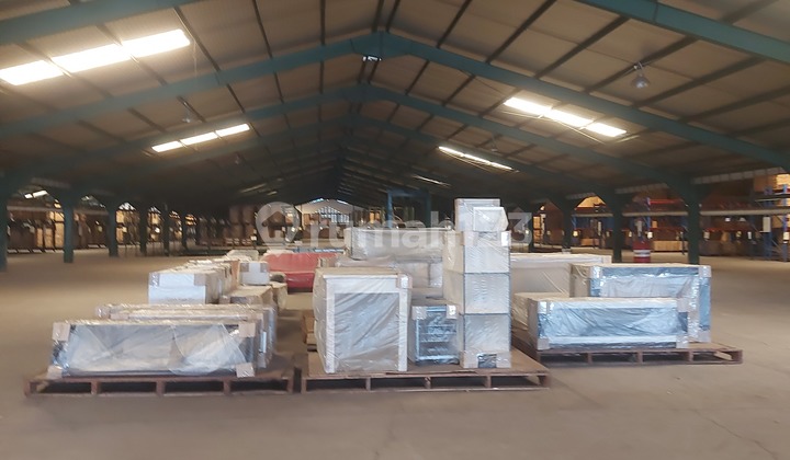 40 Feet Container Ready-to-Use Warehouse Rare Unit Seldom Available. 40 Feet Container Ready-to-Use Warehouse Rare Unit Seldom Available.