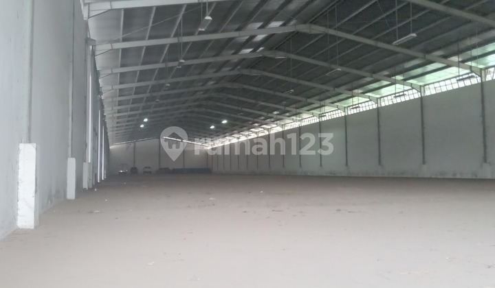 Warehouse for Rent Fast Location Near Gading Serpong, Business Center, 40ft Container. Warehouse for Rent Fast Location Near Gading Serpong, Business Center, 40ft Container.