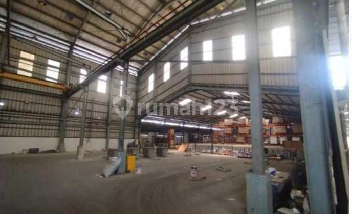 Ready-to-Use 40 Feet Container Warehouse for Rent, Move-in Ready. Ready-to-Use 40 Feet Container Warehouse for Rent, Move-in Ready.