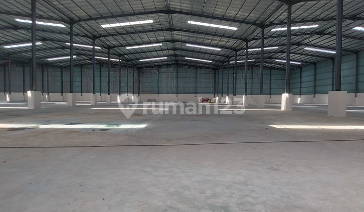 Warehouse for Rent Ready to Use Strategic Location 40 Feet Container Accessible