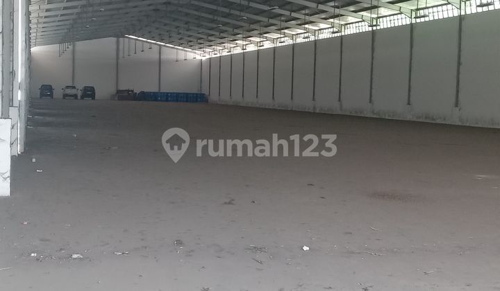 For Rent: Ready-to-Use Warehouse Suitable for Production, 40-Foot Container, 5 Minutes to Gading Serpong Business Center.