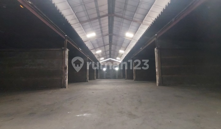 Gudang Siap Pakai Cocok untuk Online Shop Lokasi Strategis.