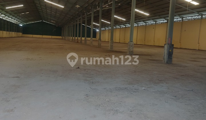 Gudang Murah Banget Di Jual Cepat Lokasi Strategis Container 40 Feet Masuk.