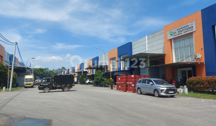 Sunrise Bizpark Warehouse Complex, Fully Licensed Industrial Area, Affordable Price, Red Brick Construction, Strategic Location. Sunrise Bizpark Warehouse Complex, Fully Licensed Industrial Area, Affordable Price, Red Brick Construction, Strategic Location.