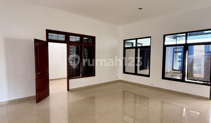 Disewakan Rumah Nirwarna Ekskutif Siap Pakai