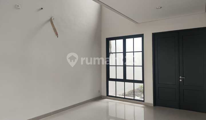 New Gress Dian Istana House, White House 2