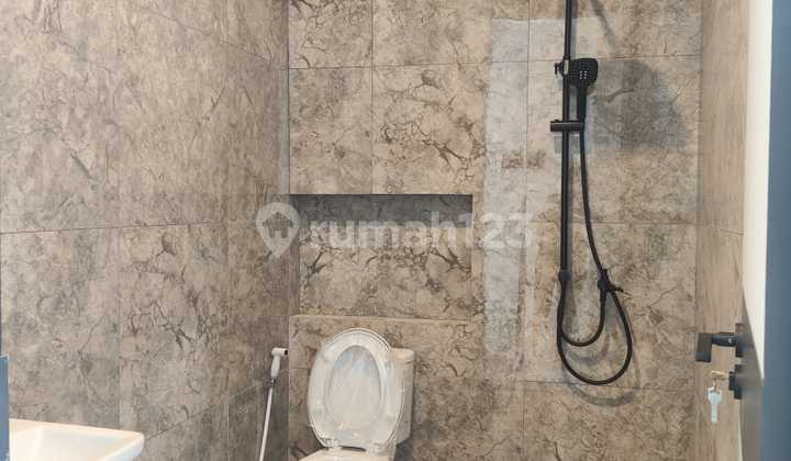 Fresh From The Oven. Rumah Baru Gress Casual Eksklusif Siap Hunia Tinggal Bawa Koper Saja. Jarang Lho Rumah Baru Kinyis Tapi Bonusnya Super Banyak