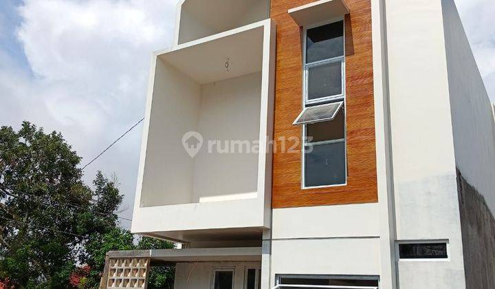 Rumah Mewah Di Banyumanik Hanya 2menit Jalan Semarang Solo  2