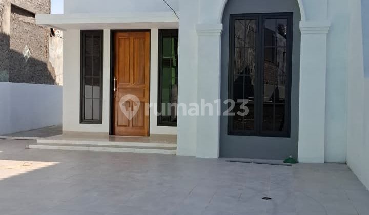 Ready House on Pramuka Street, Banyumanik, Semarang City 2
