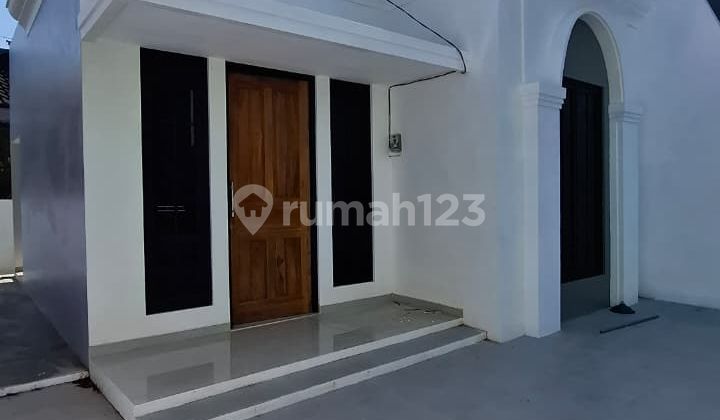 Ready House on Pramuka Street, Banyumanik, Semarang City 1