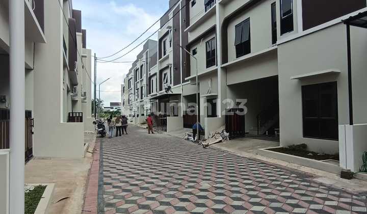 Fully Furnished Boarding House with No Additional Fees Near Undip Tembalang, Semarang 1