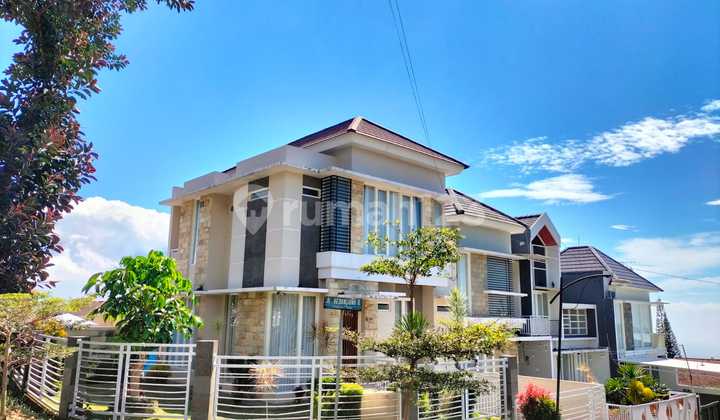 Villa Kolam Renang Panderman Hills View Terbaik Lokasi Premium 1