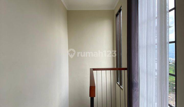 VILLA 2 LANTAI + ROOFTOP DI KAWASAN PANDERMAN HILL KOTA BATU 2