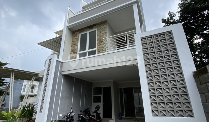 BELI RUMAH + ROOFTOP DI LOKASI STRATEGIS KOTA BATU 