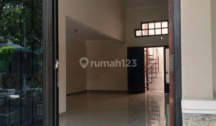 Rumah Taman Gapura Citraland Utama Surabaya 2