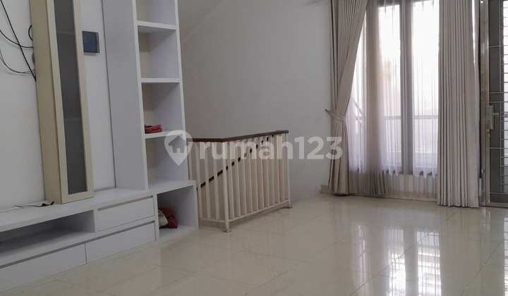 Nice House in Kebayoran.Bintaro Residence 2