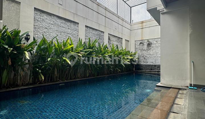 Rumah Mewah di Pondok Indah