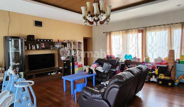 Luxury House in Bintaro. 2