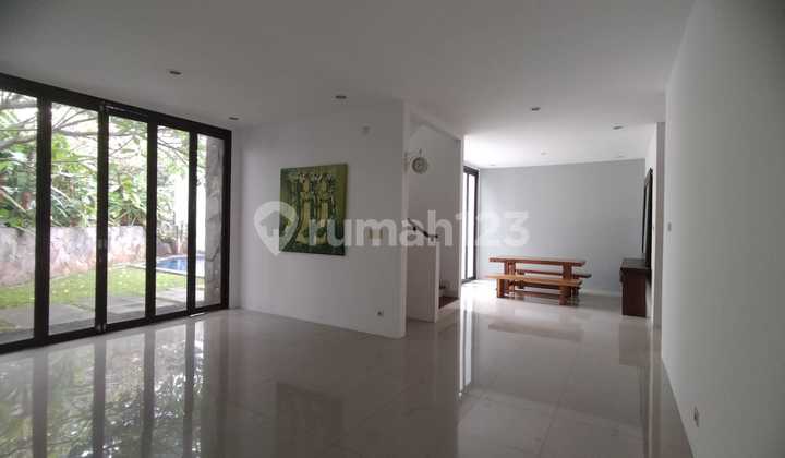 Nice House With Pool In Bintaro 2