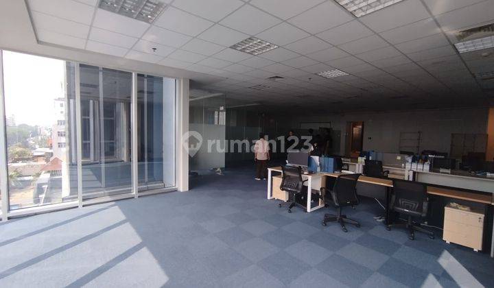 Sewa Kantor Gedung Jagat Jakarta Barat Semi Furnish 253sqm 1