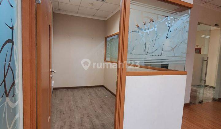 sewa kantor SEMI furnish office 88 kota kasablanca akses ke mall langsung 2