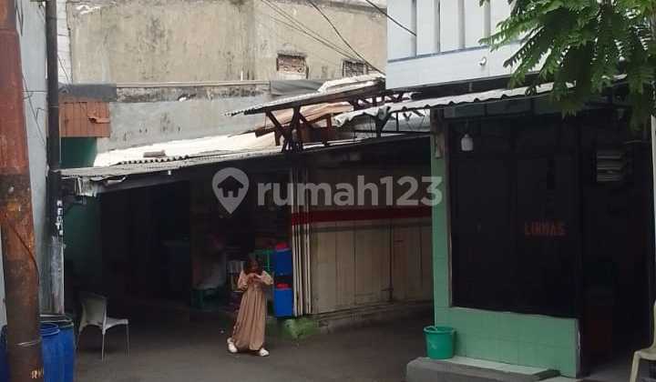 For Quick Sale at a Low Price, Prime Location for Building a Boarding House @South Duri in Jembatan Lima. For Quick Sale at a Low Price, Prime Location for Building a Boarding House @South Duri in Jembatan Lima.