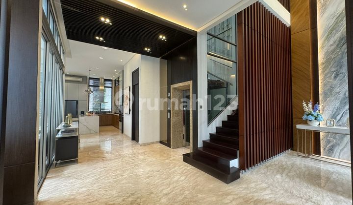 Rumah Mewah 3 Lantai Bagus di Pantai Indah Kapuk, Jakarta Utara 2